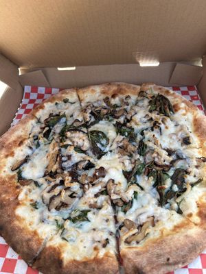 Mr. White Pizza  at Piante Pizzeria in Breckenridge