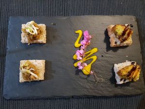 Free appetizers at Luna Rossa in Panglao