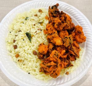 Lemon rice with fried cauliflower, the only vegan and alliums free option, tastes good at SIN - Sri Murugan Bhavan - T2 in East Singapore