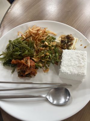 Temple lunch  at Bongeunsa Temple - 봉은사 in Seoul