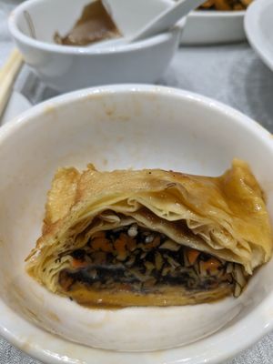 Vegan 'salmon' tasted nothing like salmon but still good at Tung Fong Siu Kee Yuen 東方小祇園 in Hong Kong Island