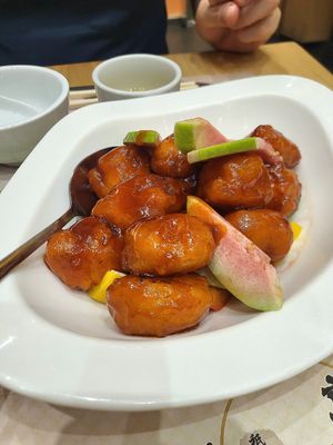 Sweet and sour mock meat at Tung Fong Siu Kee Yuen 東方小祇園 in Hong Kong Island