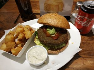 Hamburguesa de garbanzos y espinacas at Bacoa - San Jeronimo in Madrid