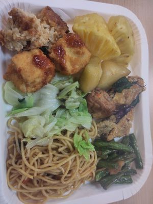 Little bit of almost everything at Lian Yuan Vegetarian in Taipei