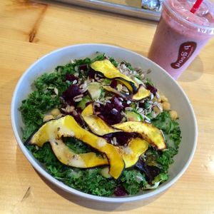 Salad + smoothie at B.GOOD in Raleigh