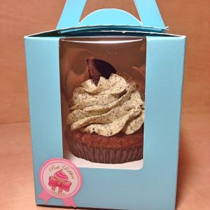 Oreo Cupcake to go at Pink Ribbon Cupcakes in Hamburg