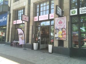 Exterior at Pink Ribbon Cupcakes in Hamburg