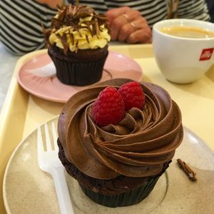 Choc-Caramel in background and Raspberry in front at Pink Ribbon Cupcakes in Hamburg