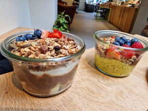 Apple/cinnamon yogurt and the mango/chia yogurt at O'YO - Brabantdam in Ghent
