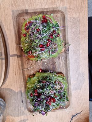 Avocado toast at O'YO - Brabantdam in Ghent