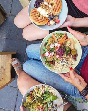 vegan salads and breakfast bagels at O'YO - Brabantdam in Ghent