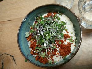 The delicious vegan carbonara bowl with vegan chorizo at O'YO - Brabantdam in Ghent