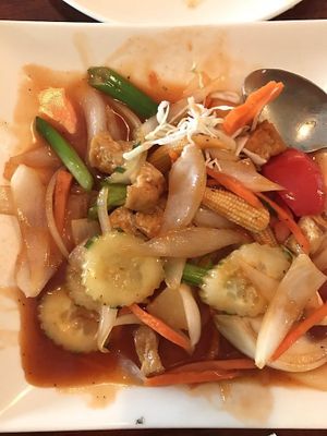 Sweet & sour veggies at Calistoga Thai Kitchen in Calistoga