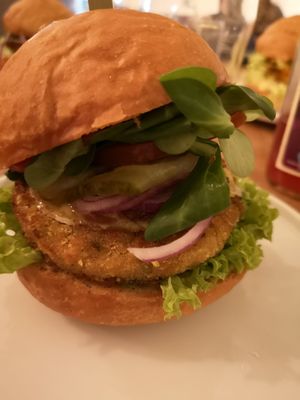 Burger at Chutnej in Vinohrady