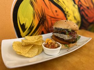 Burger “La Vistísima" at Natural Spice in Panama City