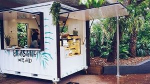 coconut head food stand at Coconut Head in Noosa Heads