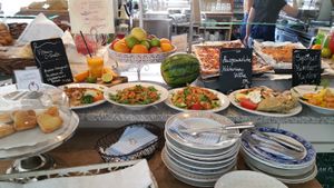 Selection at KaffeeKlatsch in Davos Platz