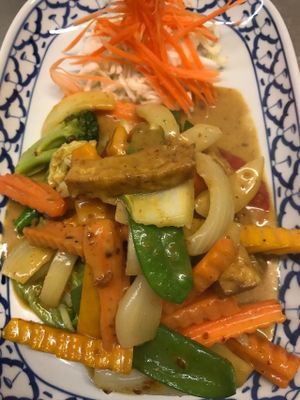 Satay peanut sauce veggies and tofu (vegan gluten free vegetarian) at Pattaya Thai in Hamilton