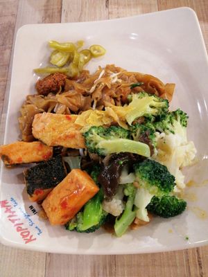 Vegetarian kueh tiao at e Veg 益素食 - IMM Building in West Singapore