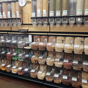 Lots of bulk at Good Earth Natural Foods in Sandy