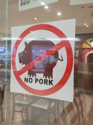 Happy Pigs, too! at Persian Palate - Ayala Mall in Cebu