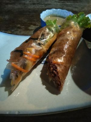 Fresh veggie rolls with peanut butter sauce at Thuc Duong Bao An - Bao An Macrobiotic in Da Nang