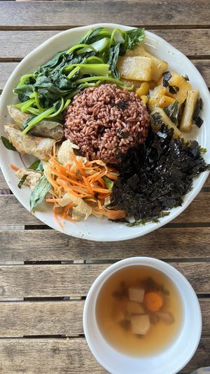 Brown rice plateter  at Thuc Duong Bao An - Bao An Macrobiotic in Da Nang