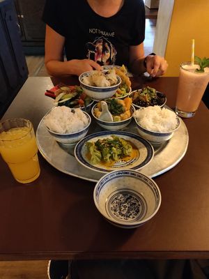 Verschiedene kleine Bowls at 1990 Vegan Living in Berlin