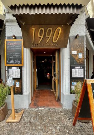 Entrance to the restaurant  at 1990 Vegan Living in Berlin