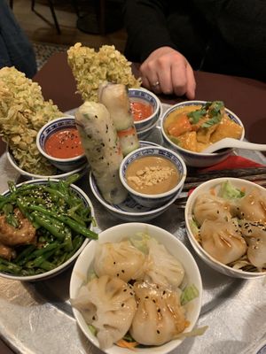 Verschiedene kleine Bowls  at 1990 Vegan Living in Berlin