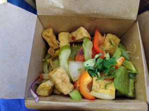 Buddha Bowl (Tofu und Gemüse) at 1990 Vegan Living in Berlin