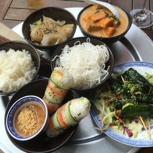 selection if small bowls at 1990 Vegan Living in Berlin