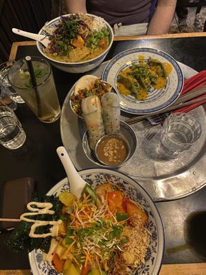 yogi bowl, red curry, gyoza, bao bun and rolls  at 1990 Vegan Living in Berlin