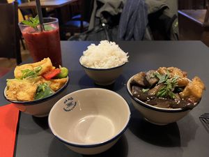 Bowls and smoothie  at 1990 Vegan Living in Berlin