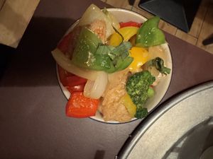  „Wok Geflüster“ (soy stripes, grilled peppers, brocoli)  at 1990 Vegan Living in Berlin