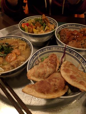 Small bowls at 1990 Vegan Living in Berlin