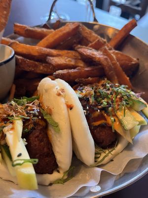 Sweet potato fries and bun burger   at 1990 Vegan Living in Berlin