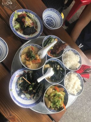 so much yumminess  at 1990 Vegan Living in Berlin