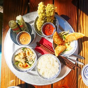 Four small bowls at 1990 Vegan Living in Berlin