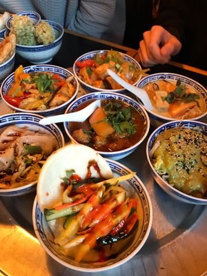 absolutely amazing es war super lecker war nur mit omnivoren freunden da, alle waren begeistert. dessert empfehle ich eher das mit banane anstatt panna cotta at 1990 Vegan Living in Berlin