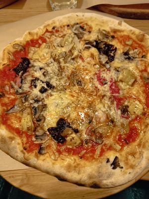 Vegan Italian pizza at Casa La Familia in Vilnius