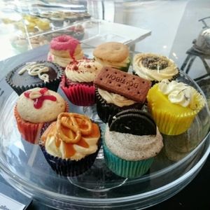 cupcakes at VIDA Bakery - Online in East London