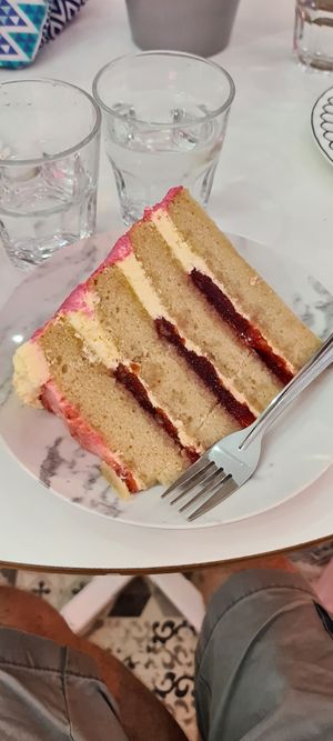 Victoria sponge at VIDA Bakery - Online in East London