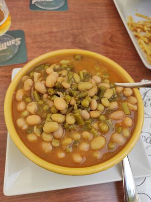 Garbanzos con verduras at El Almirez in Aranjuez
