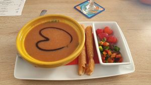 Gazpacho de fresón at El Almirez in Aranjuez