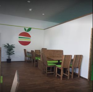 We are mainly focused on take away but you can sit down and relax a while :D  at Tom & Mäx in Bad Aibling