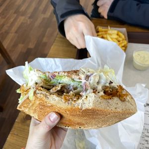 Seitandöner mit Knoblauchsauce  at Tom & Mäx in Bad Aibling