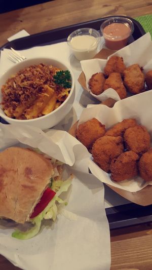 Fitness Burger, Mac n Cheese + Nuggets at Tom & Mäx in Bad Aibling