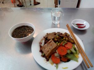 Brown rice with vegetables at Dieu Hoa in Da Nang