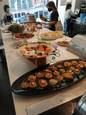 Buffet libre at DaTerra - Bom Sucesso Markt in Porto